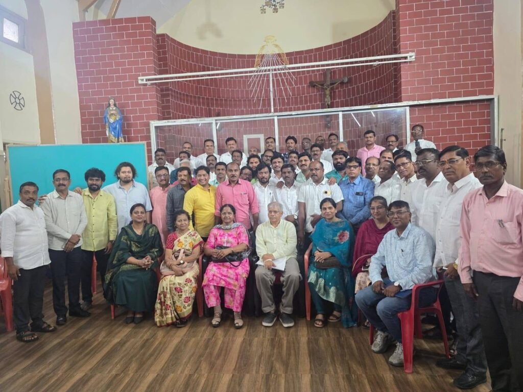वंचित बहुजन आघाडीचे नेते बाळासाहेब आंबेडकर यांच्या प्रमुख उपस्थितीत लोणावळा येथे वंचित बहुजन आघाडी नवनिर्वाचित प्रदेश कार्यकारणीची बैठक संपन्न…!